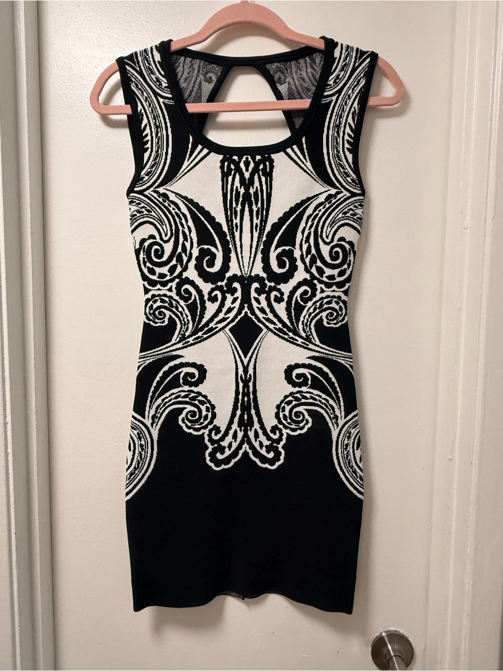 GUESS Black & White Patterned Sleeveless Bodycon Dress size XS